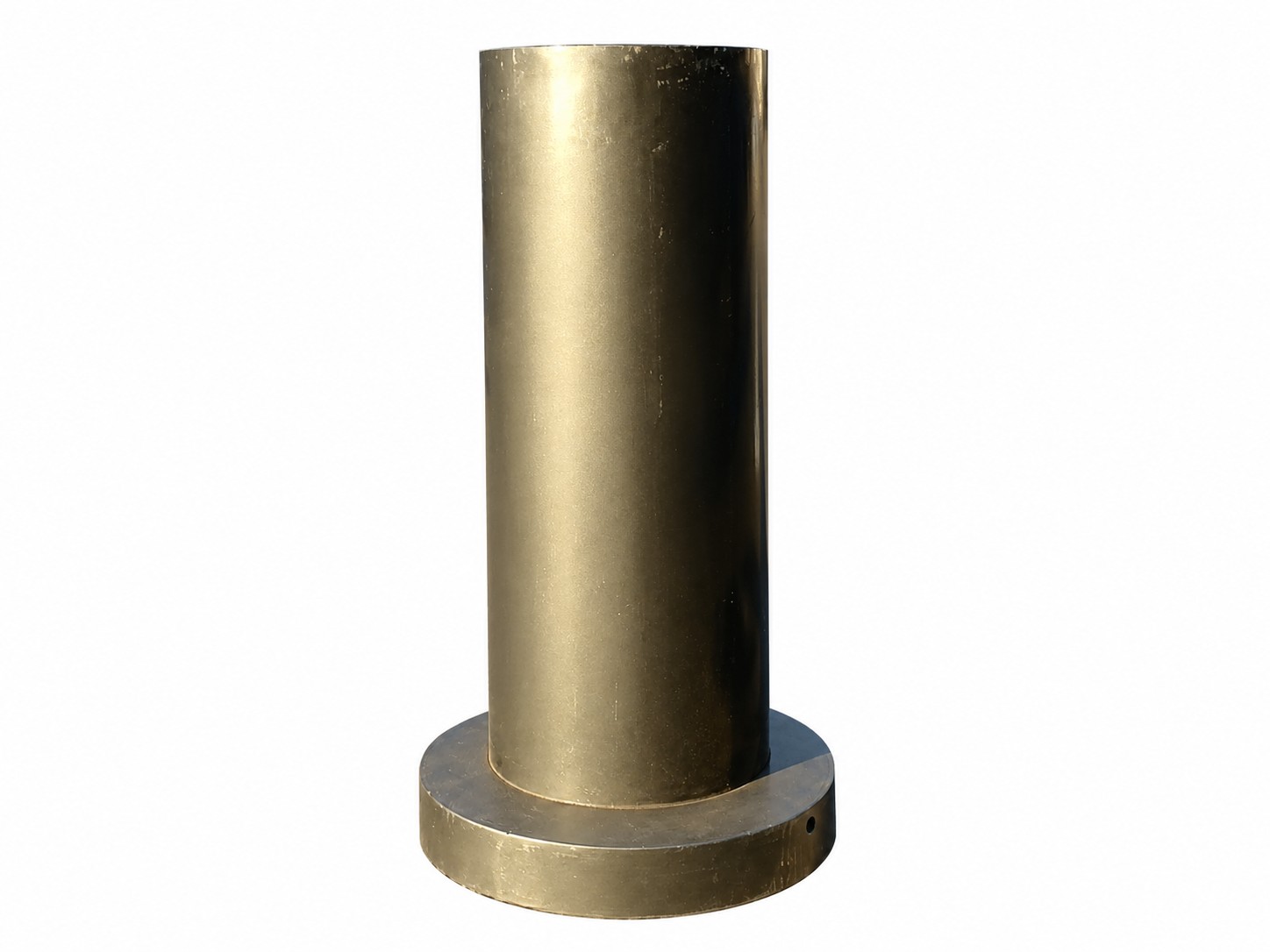 Pilona de 6 pulgadas con embellecedor colocado