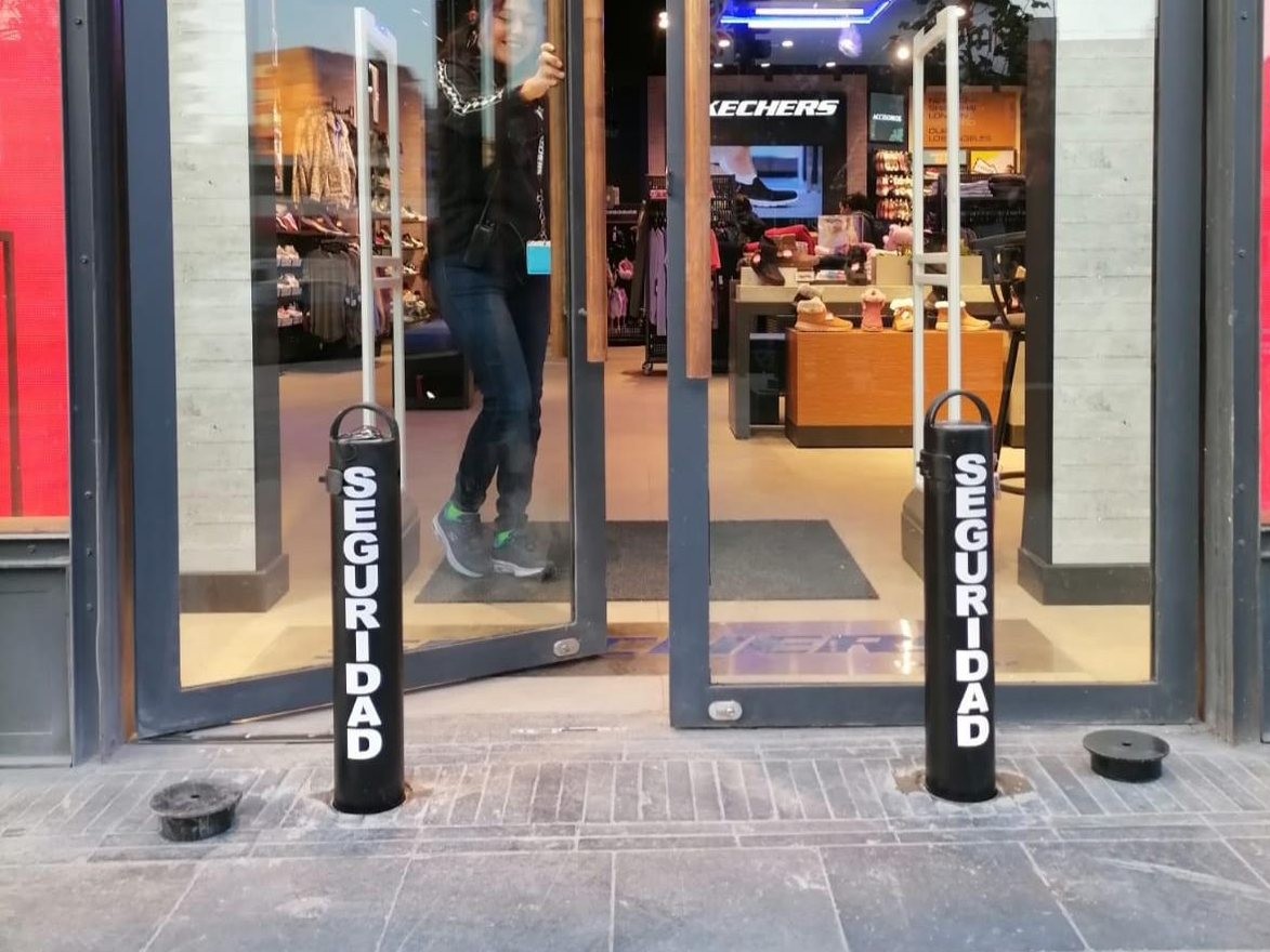 Pilonas extraíbles anti-alunizaje