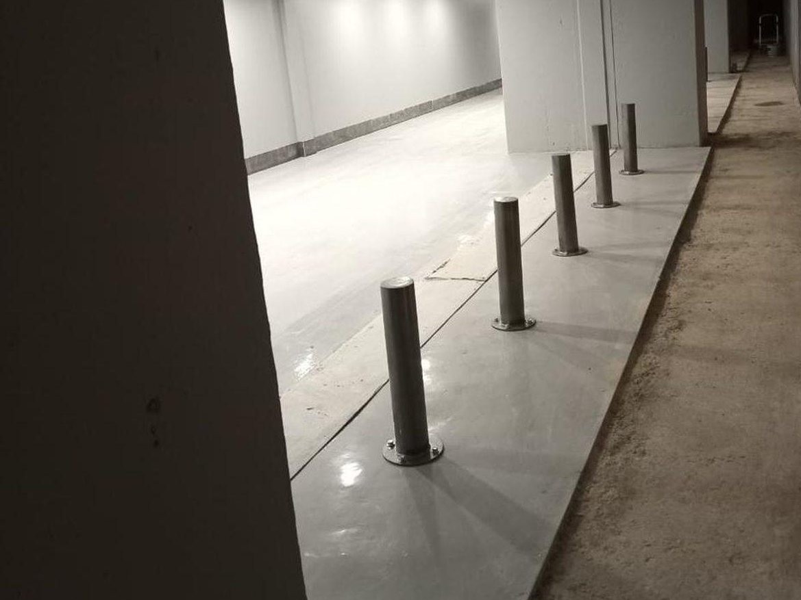 Pilonas segregadoras de acero
