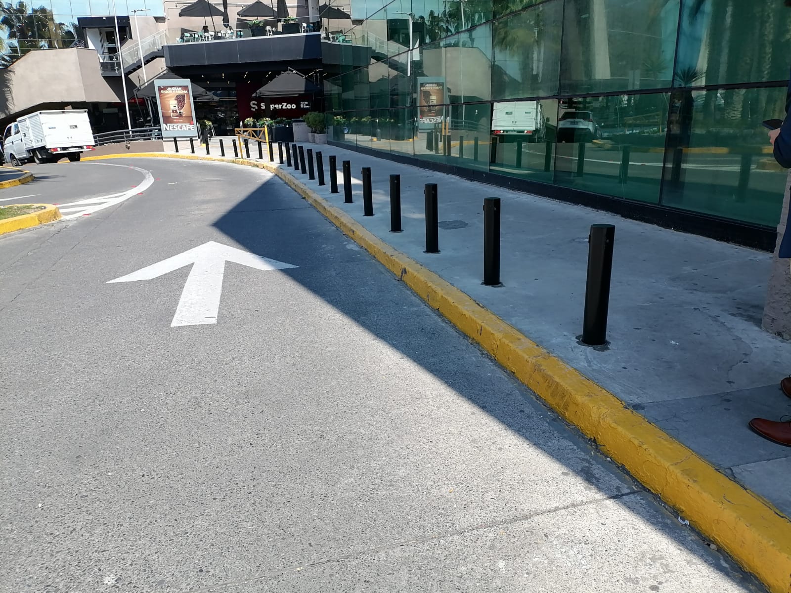 Pilonas extraíbles instaladas en Cenco Alto Las Condes